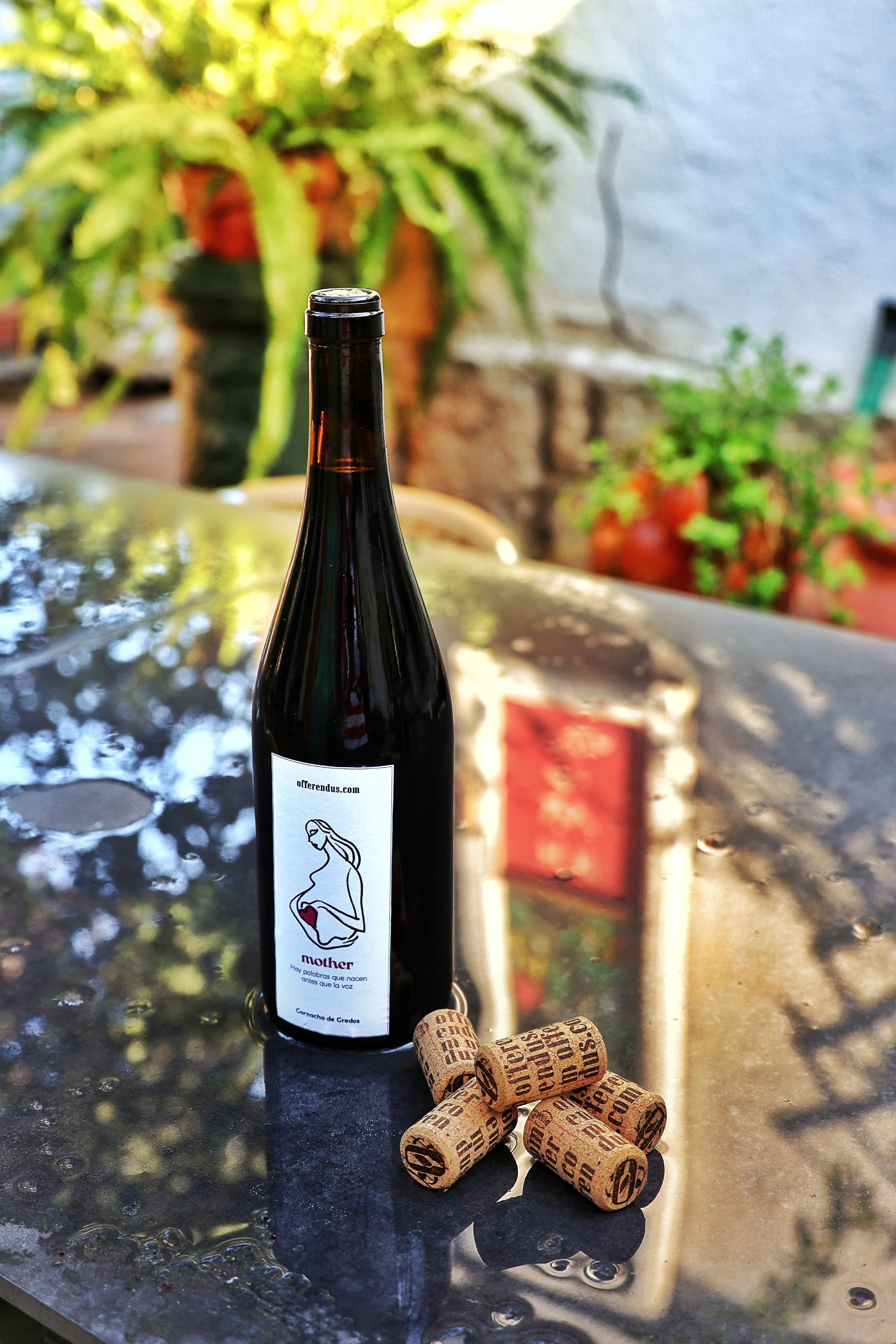 Botella del vino MOTHER de Offerendus